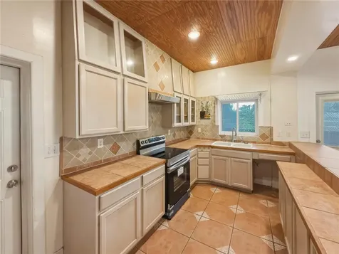211 E 131st Avenue Tampa FL 33612