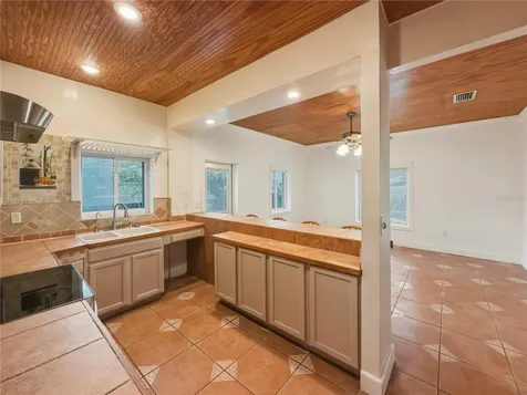 211 E 131st Avenue Tampa FL 33612