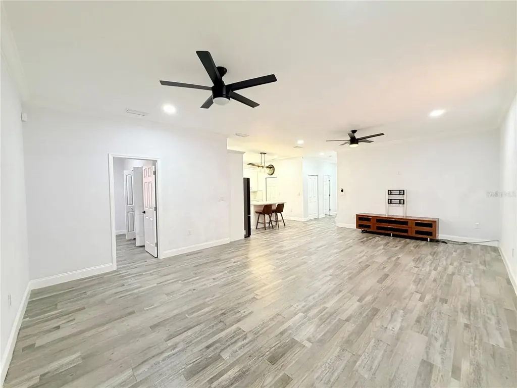 5160 70th Avenue N Pinellas Park FL 33781