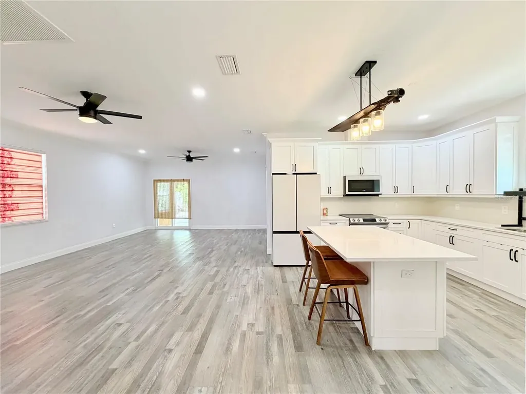5160 70th Avenue N Pinellas Park FL 33781