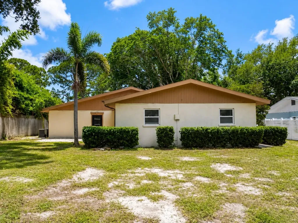 7708 2nd Avenue W Bradenton FL 34209