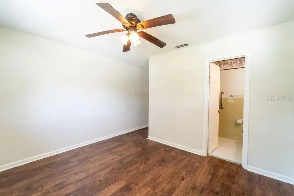 686 E Kentucky Avenue Deland FL 32724