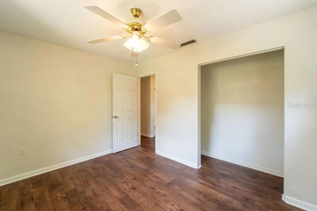 686 E Kentucky Avenue Deland FL 32724