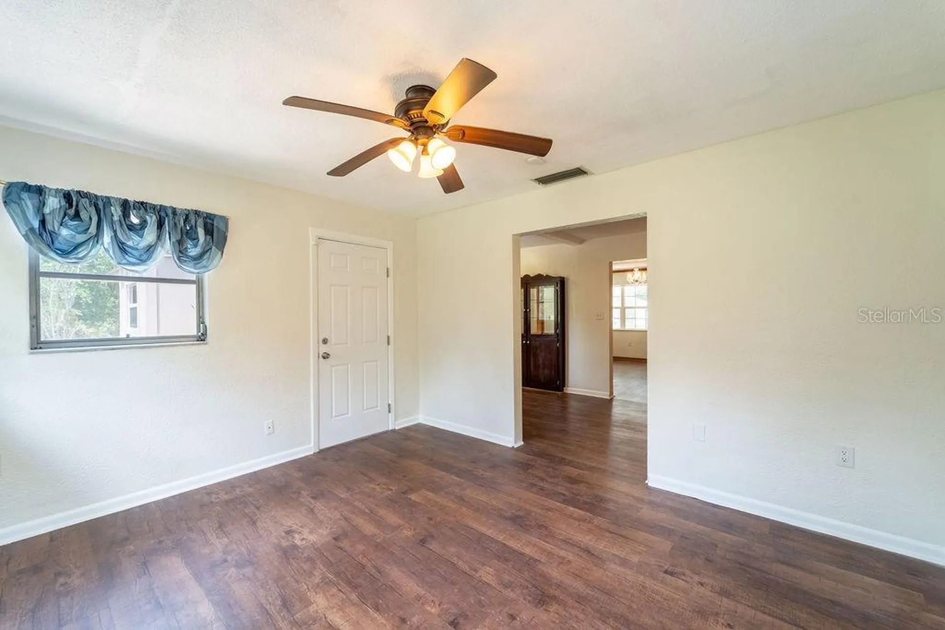 686 E Kentucky Avenue Deland FL 32724