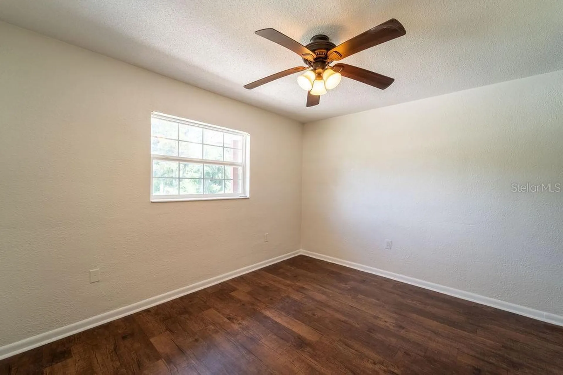 686 E Kentucky Avenue Deland FL 32724