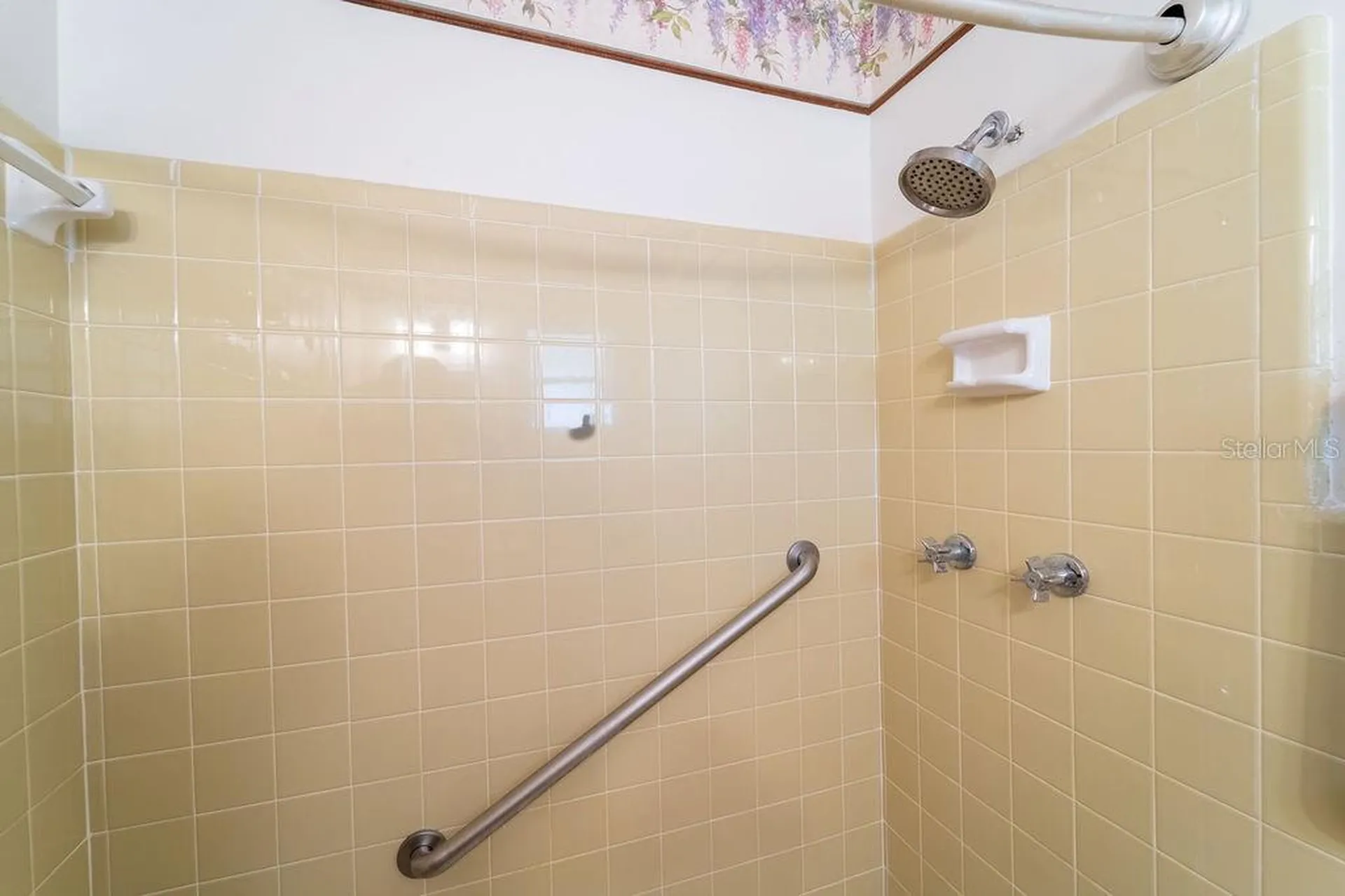 686 E Kentucky Avenue Deland FL 32724