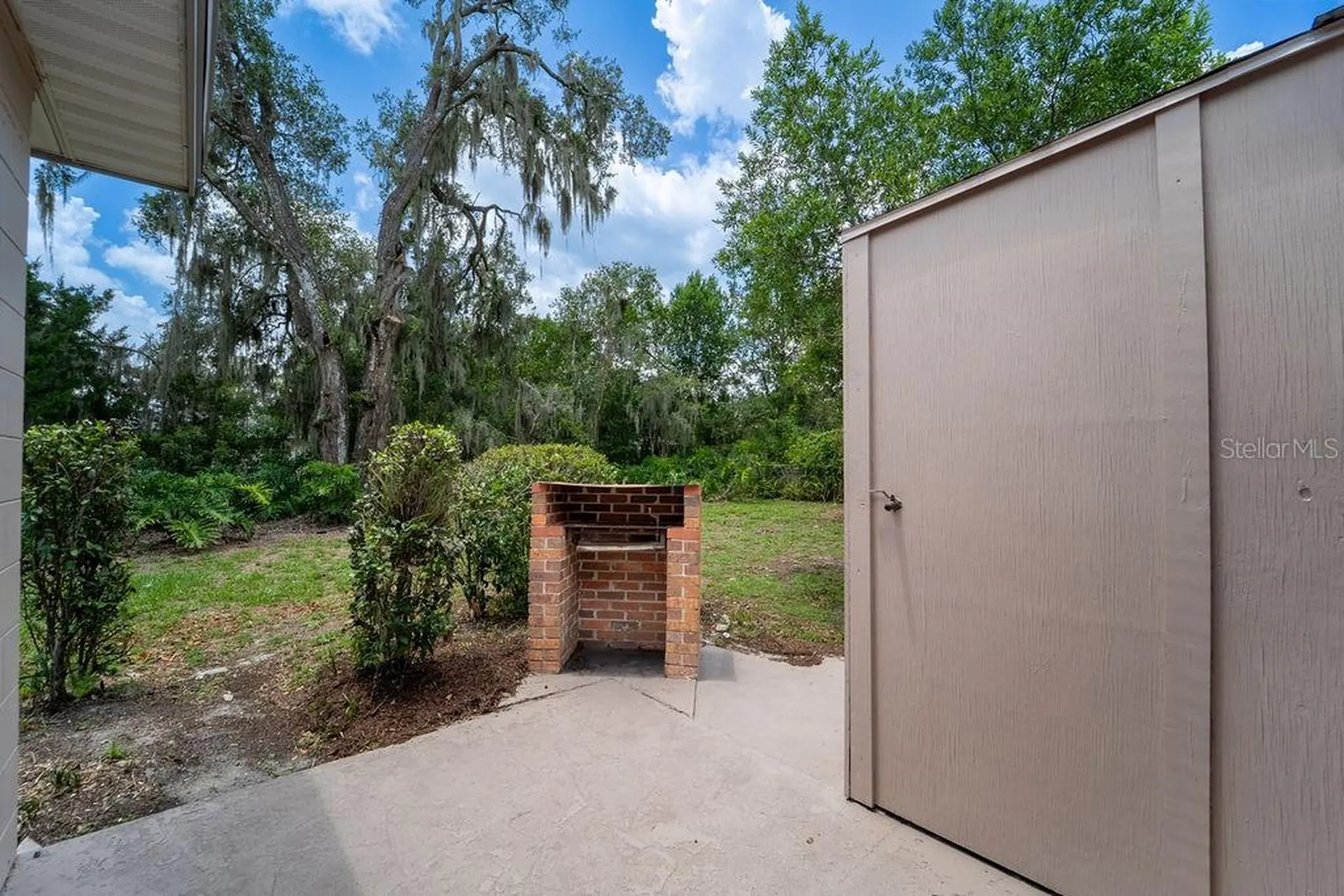 686 E Kentucky Avenue Deland FL 32724