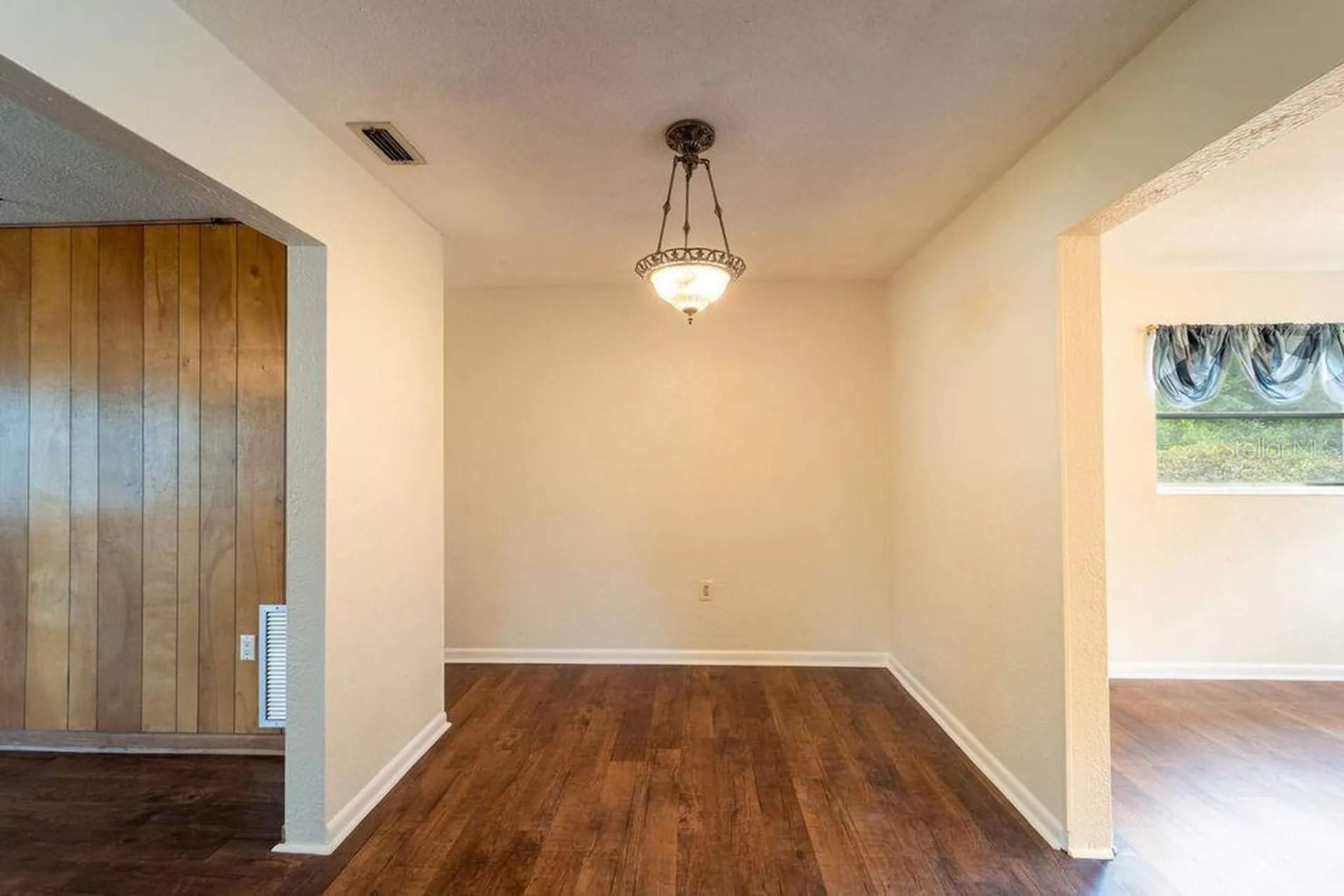 686 E Kentucky Avenue Deland FL 32724