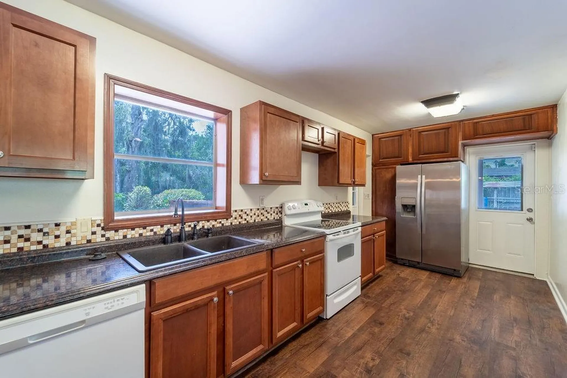 686 E Kentucky Avenue Deland FL 32724