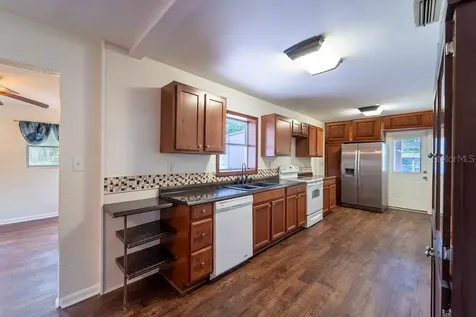 686 E Kentucky Avenue Deland FL 32724