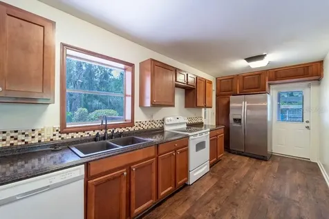 686 E Kentucky Avenue Deland FL 32724