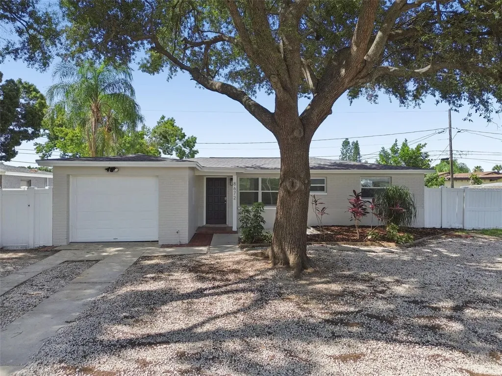 8672 78th Place Seminole FL 33777