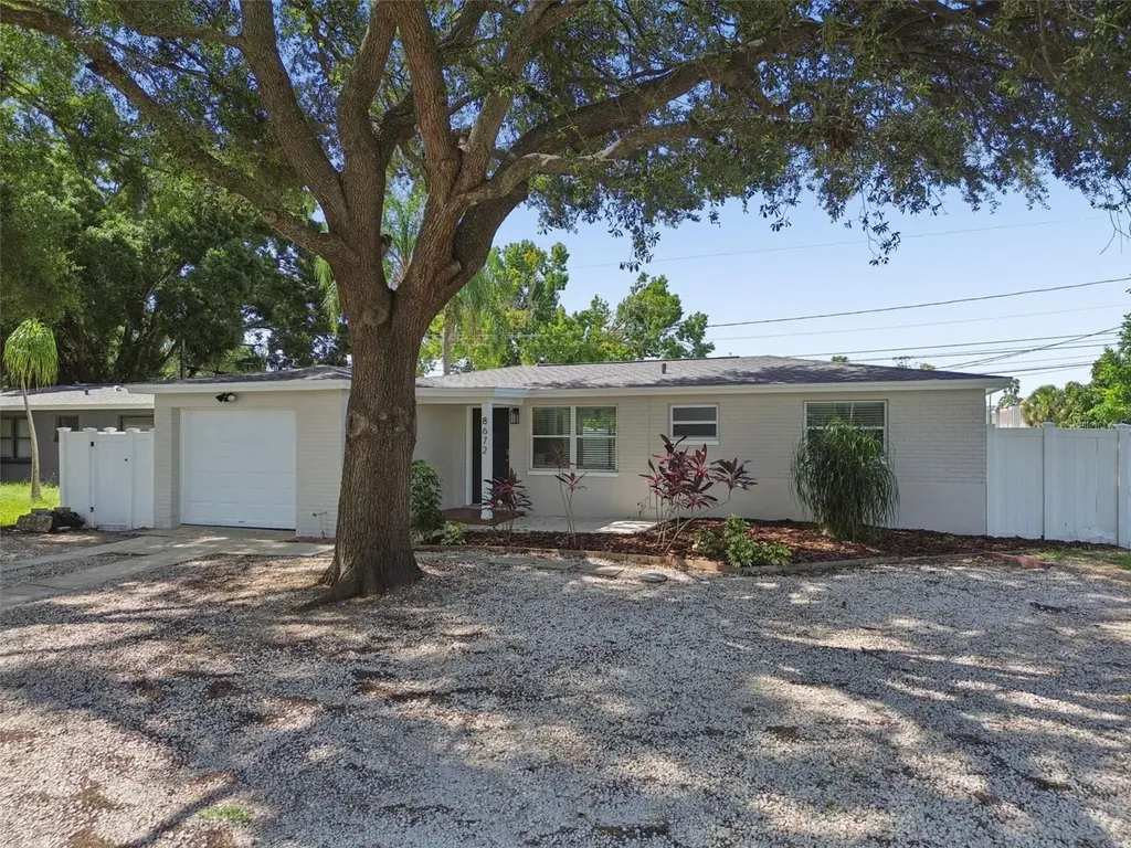 8672 78th Place Seminole FL 33777