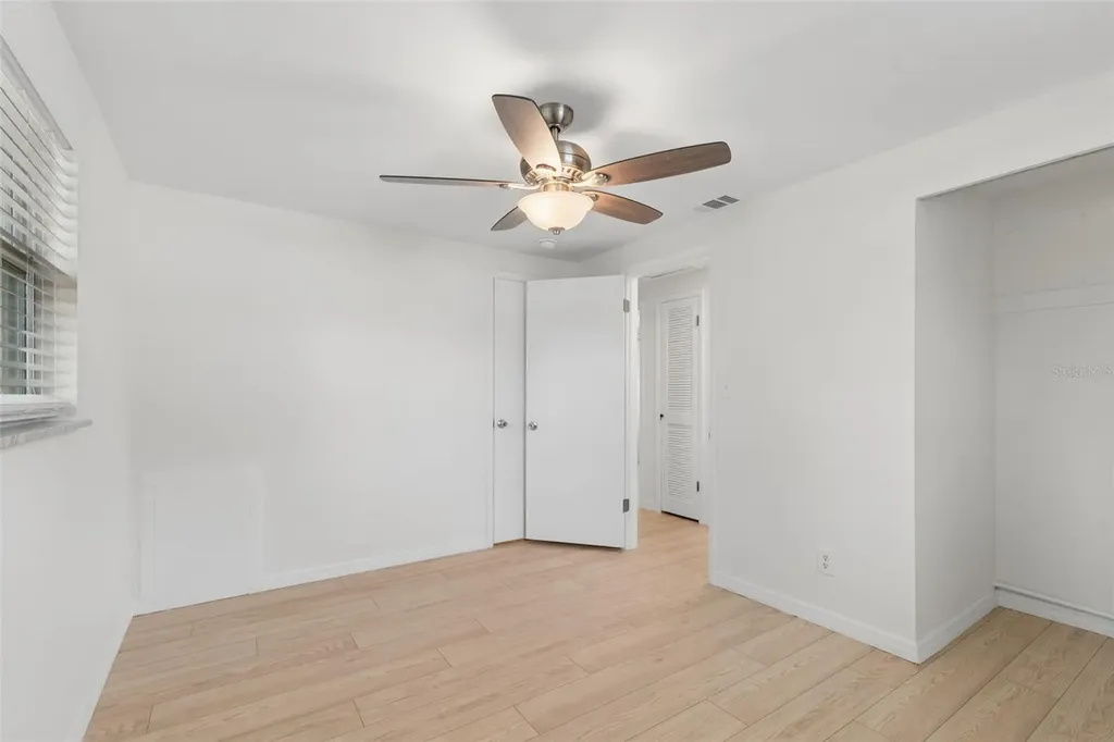 8672 78th Place Seminole FL 33777