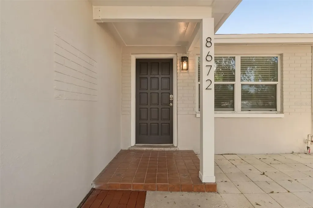 8672 78th Place Seminole FL 33777