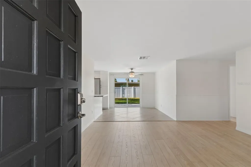 8672 78th Place Seminole FL 33777