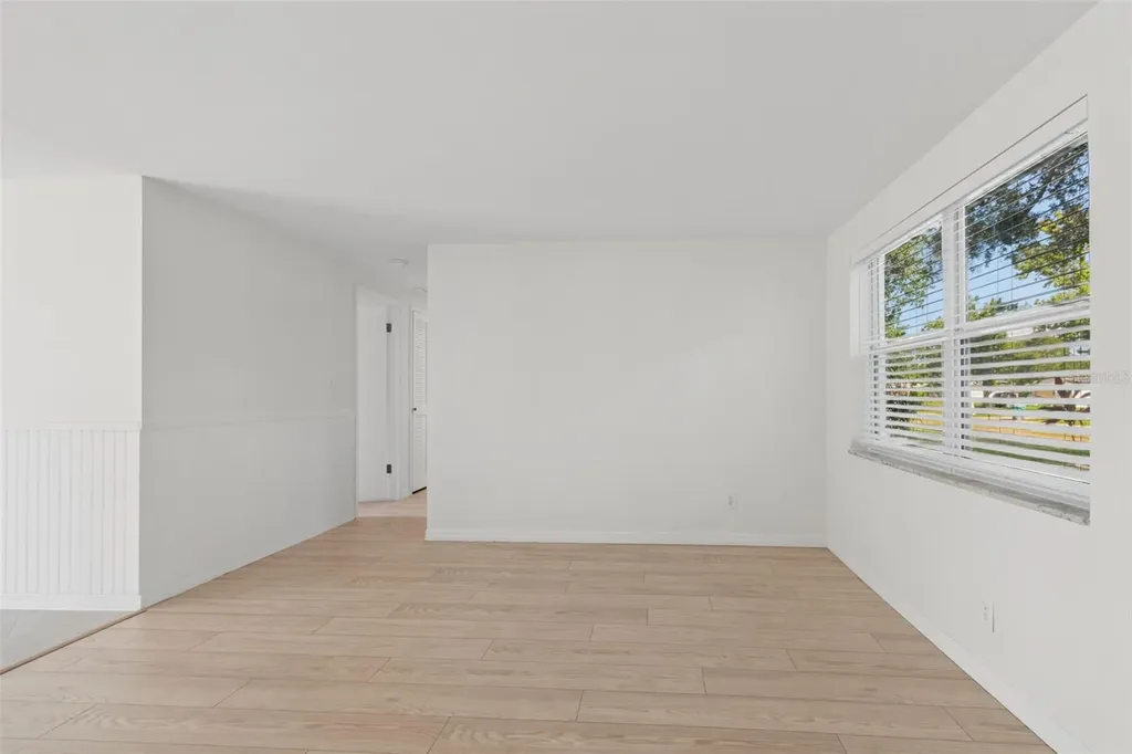 8672 78th Place Seminole FL 33777