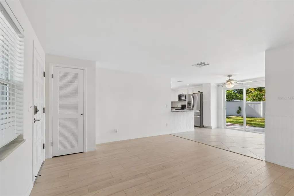 8672 78th Place Seminole FL 33777