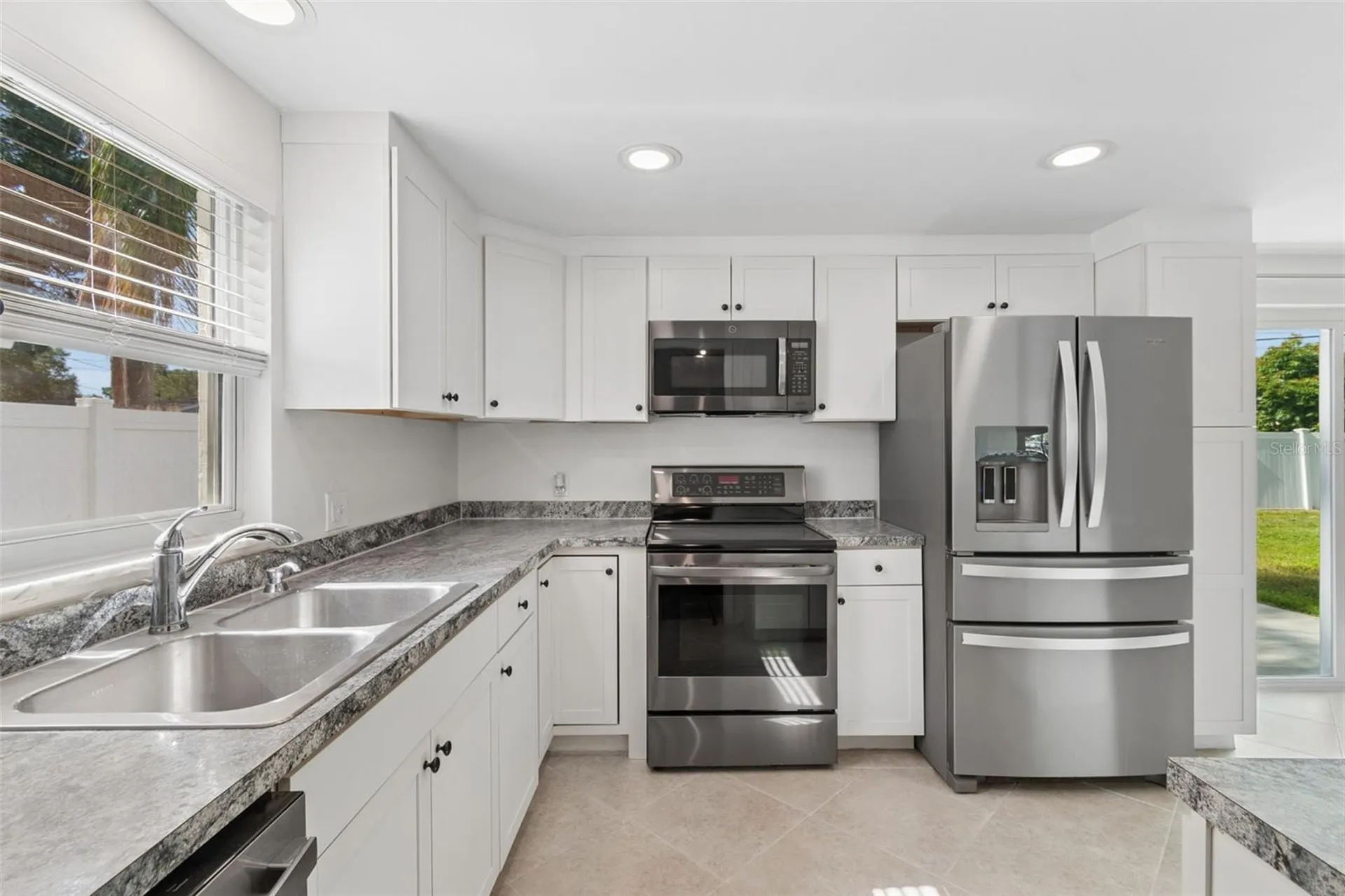 8672 78th Place Seminole FL 33777