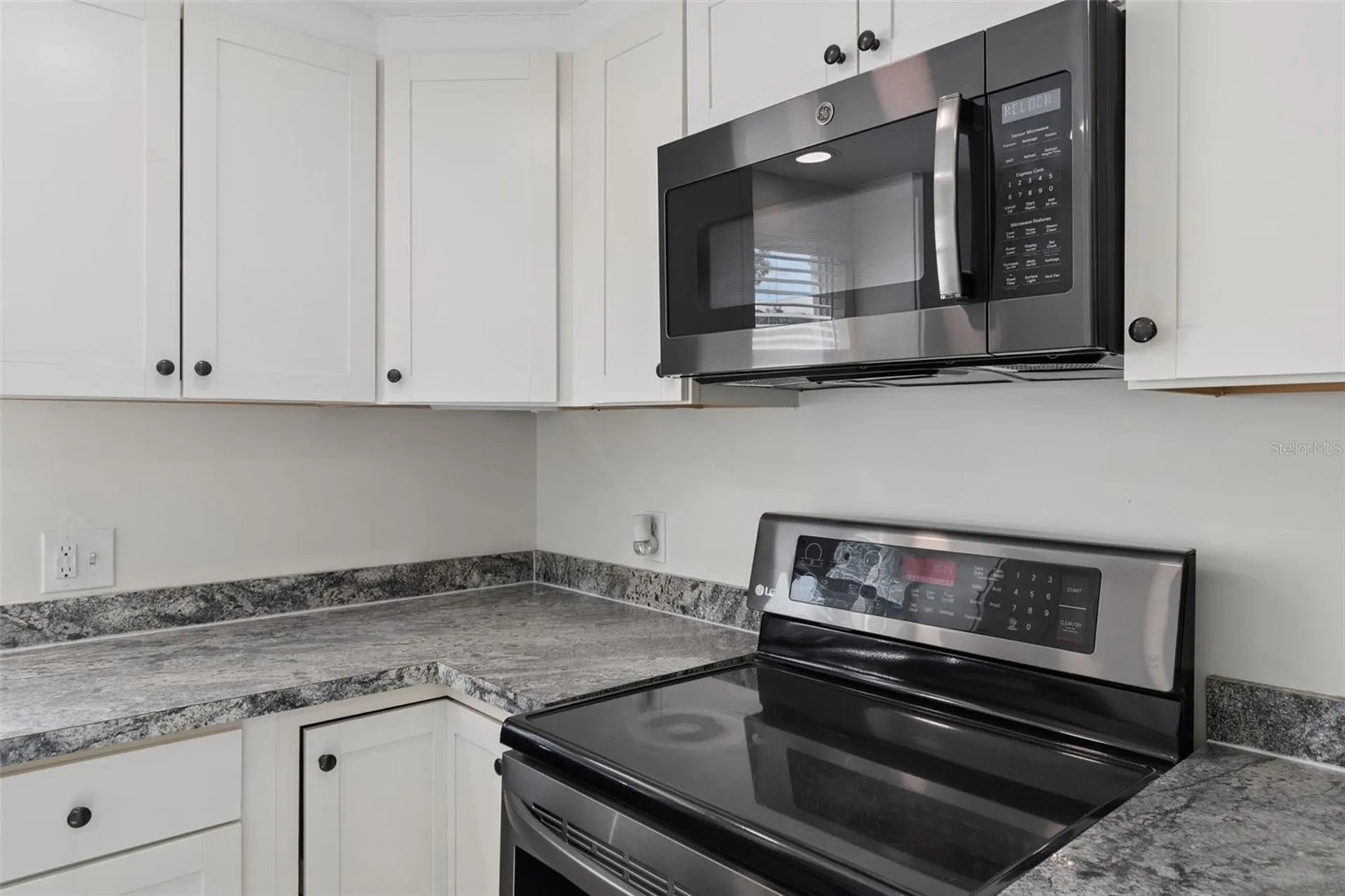 8672 78th Place Seminole FL 33777