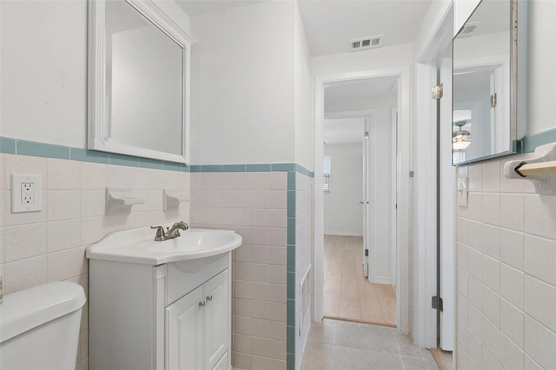 8672 78th Place Seminole FL 33777