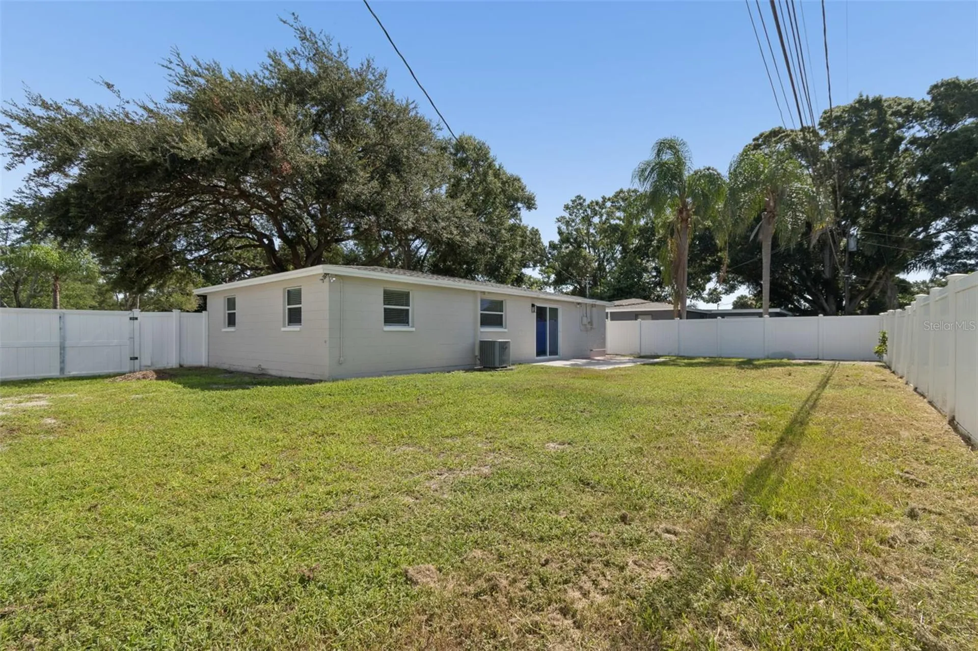 8672 78th Place Seminole FL 33777