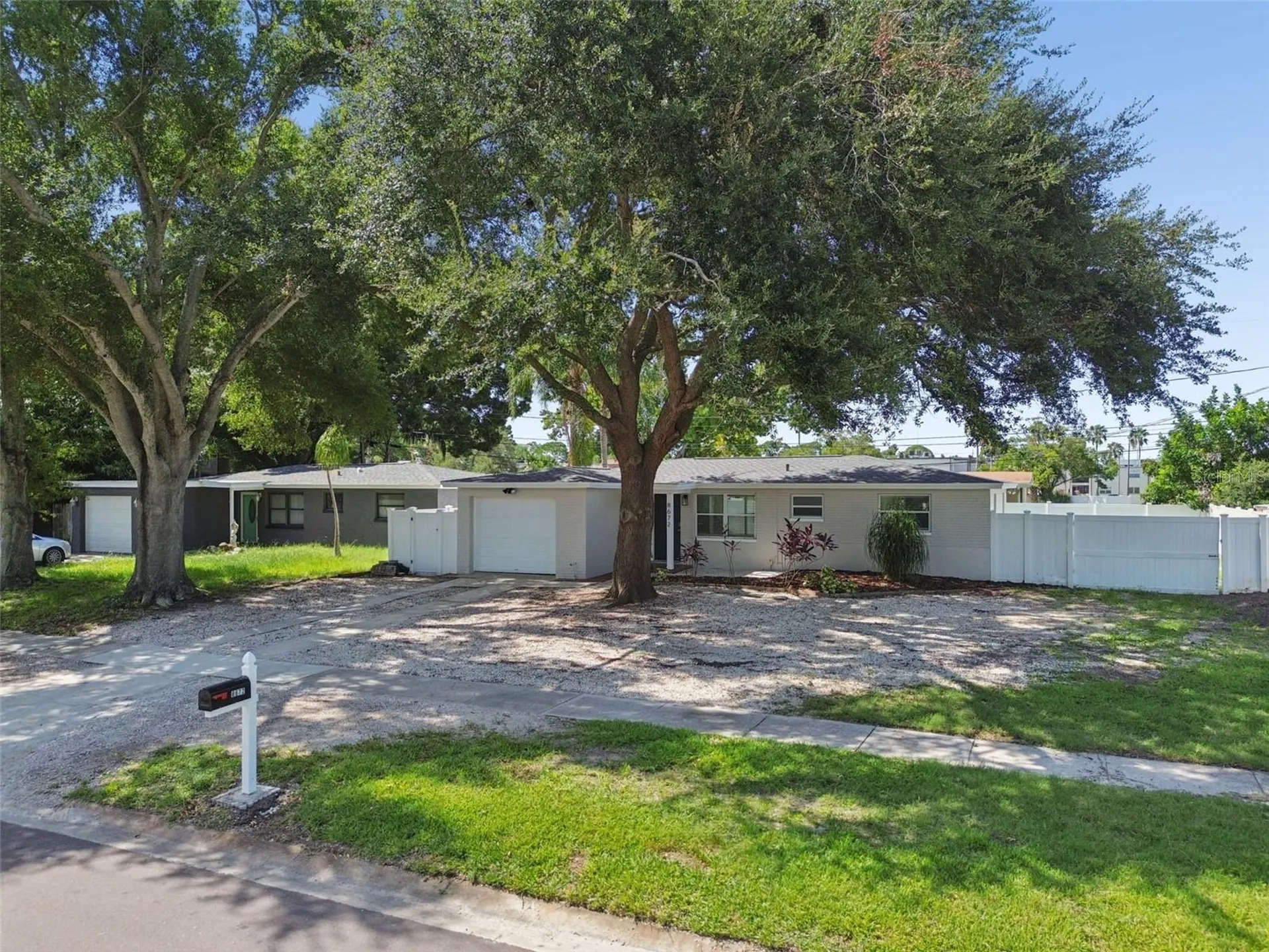 8672 78th Place Seminole FL 33777