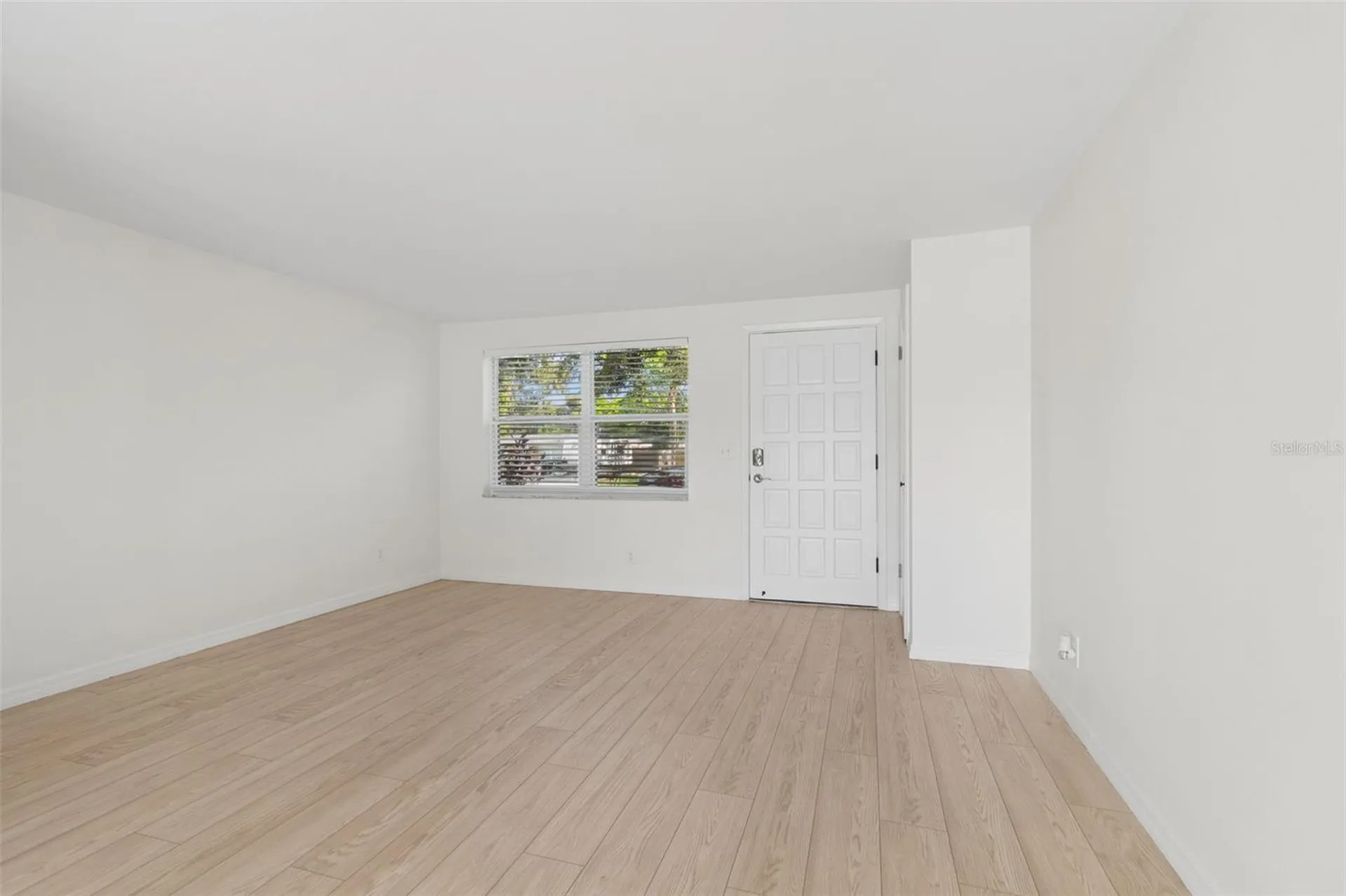 8672 78th Place Seminole FL 33777