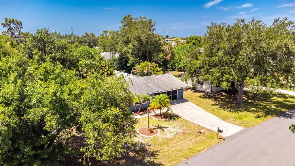 9435 Brewton Avenue Englewood FL 34224