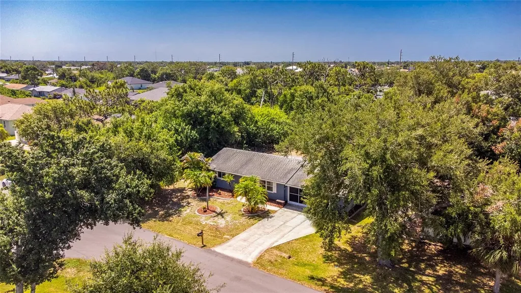 9435 Brewton Avenue Englewood FL 34224