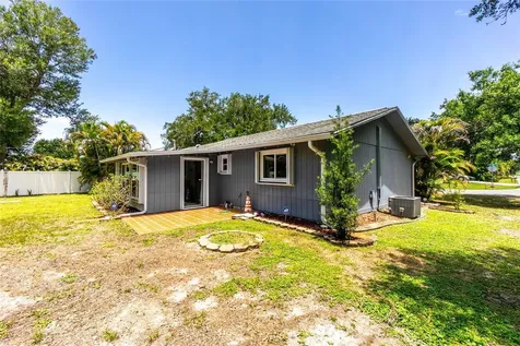 9435 Brewton Avenue Englewood FL 34224
