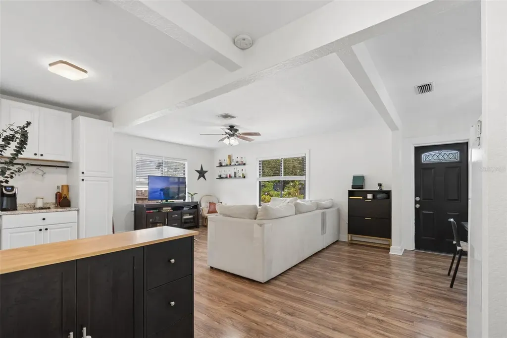 4924 45th Avenue N St Petersburg FL 33709
