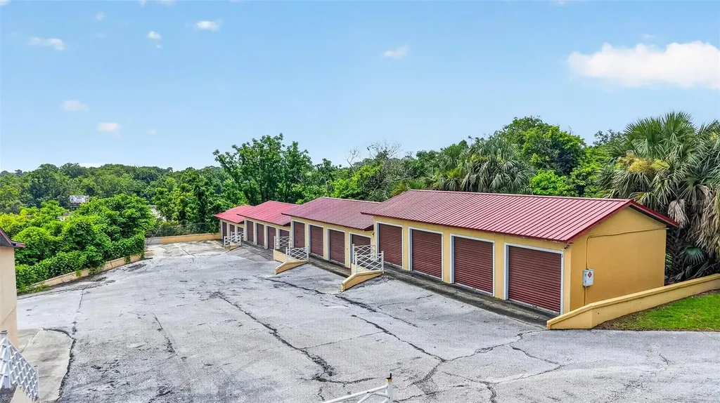 2766 Us Highway 441/27 Highway Fruitland Park FL 34731