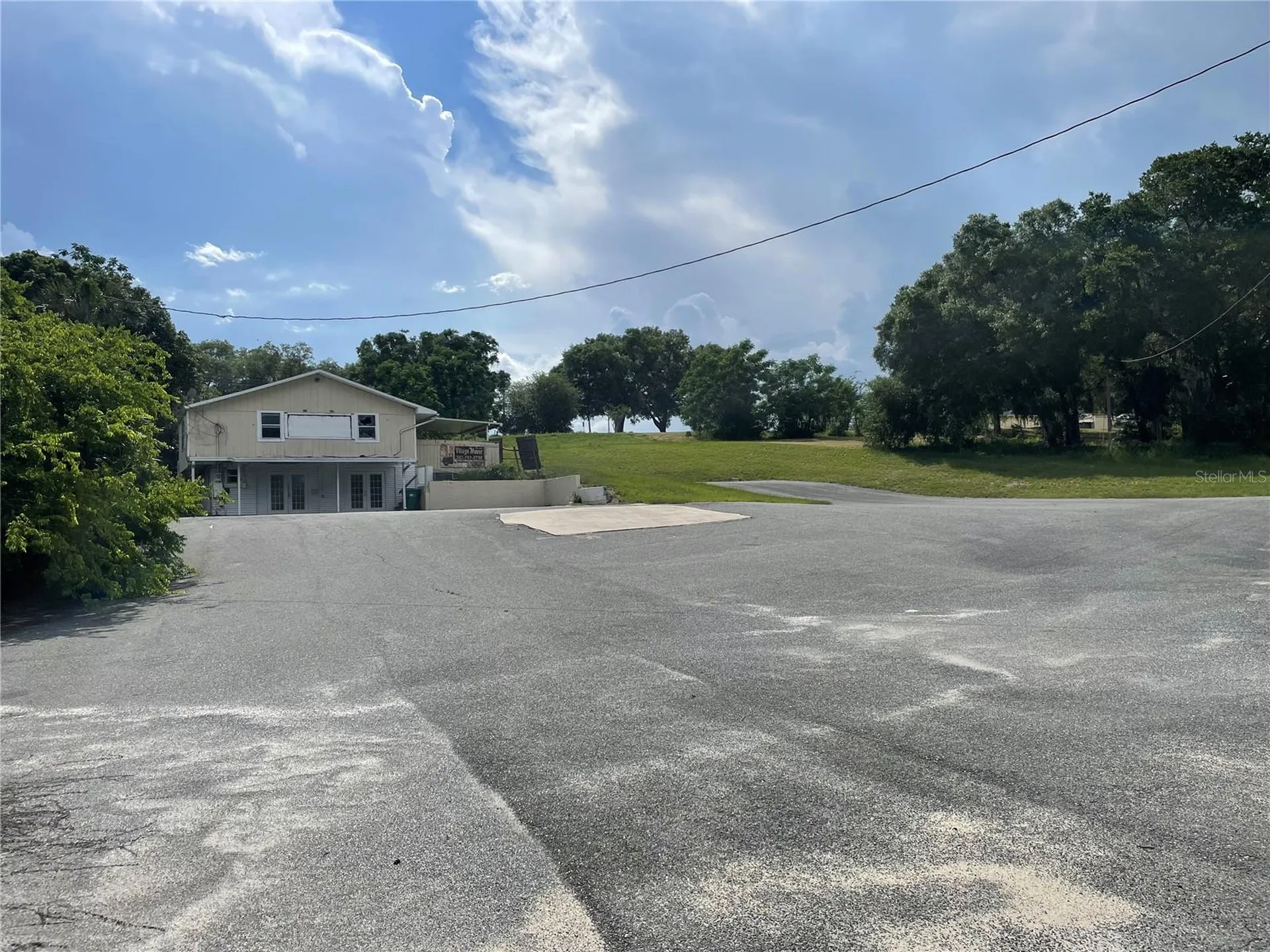 2766 Us Highway 441/27 Highway Fruitland Park FL 34731