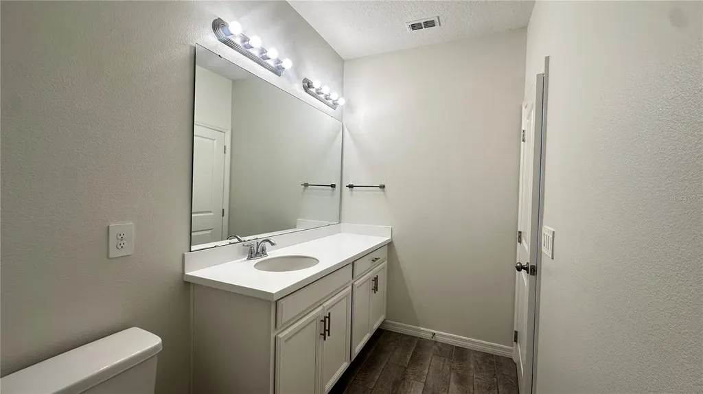 1025 Pando Loop Orlando FL 32824