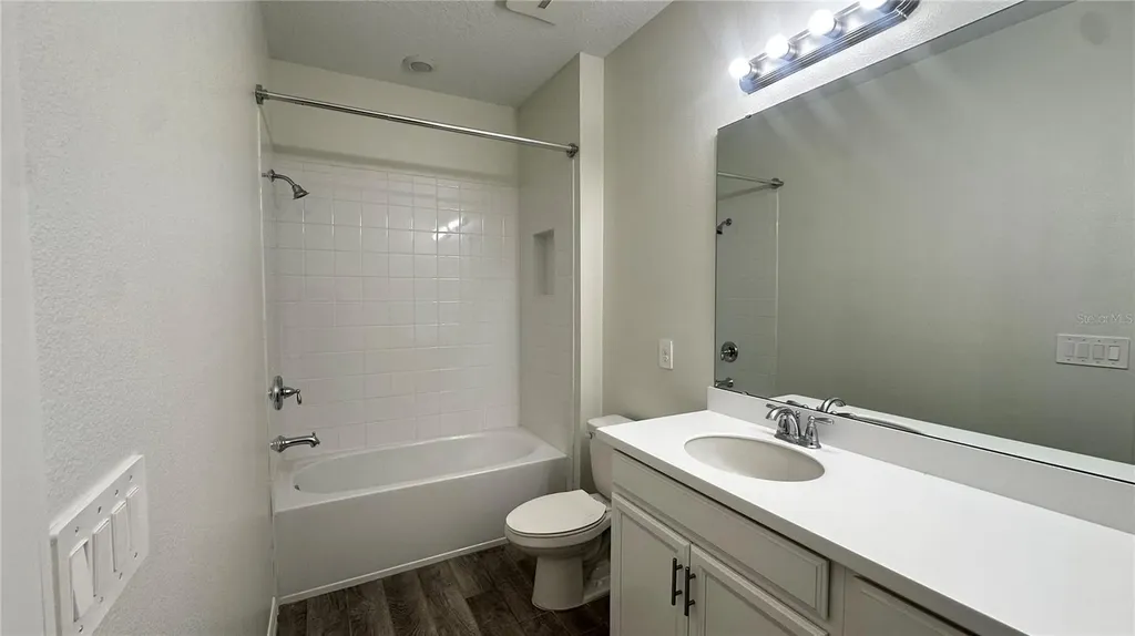 1025 Pando Loop Orlando FL 32824