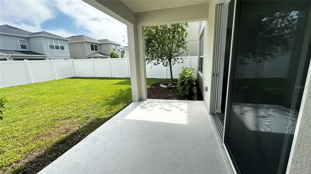 1025 Pando Loop Orlando FL 32824