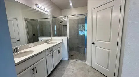 1025 Pando Loop Orlando FL 32824