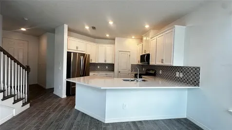 1025 Pando Loop Orlando FL 32824