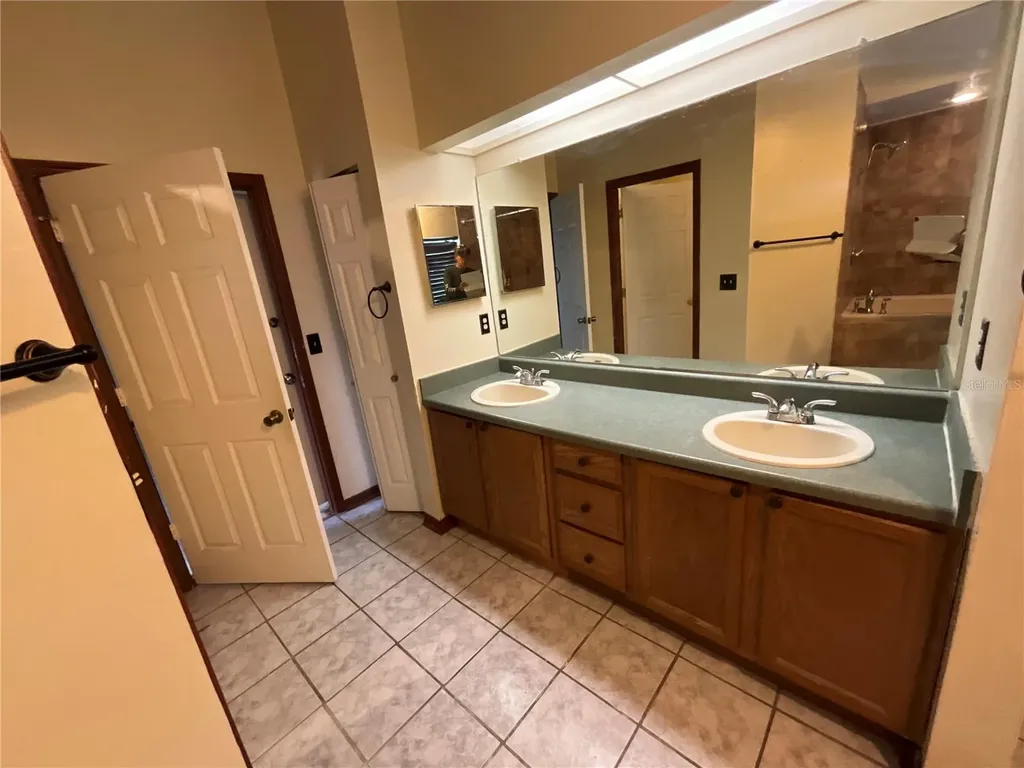 1302 Norwick Drive Lutz FL 33559
