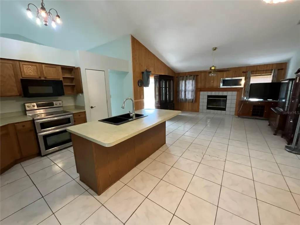 1302 Norwick Drive Lutz FL 33559
