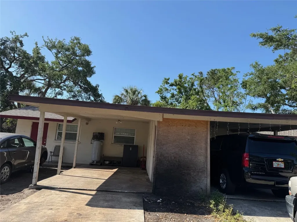 714 60th Avenue W Bradenton FL 34207