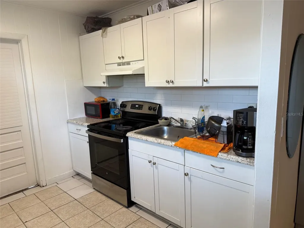 714 60th Avenue W Bradenton FL 34207