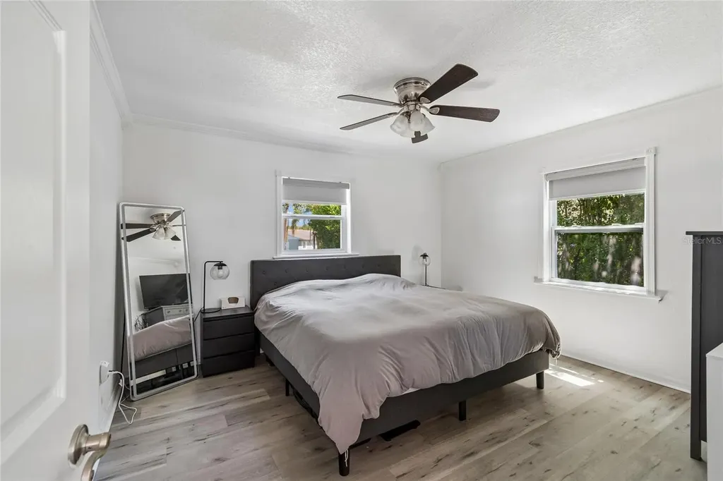 1904 W Meadowbrook Avenue Tampa FL 33612