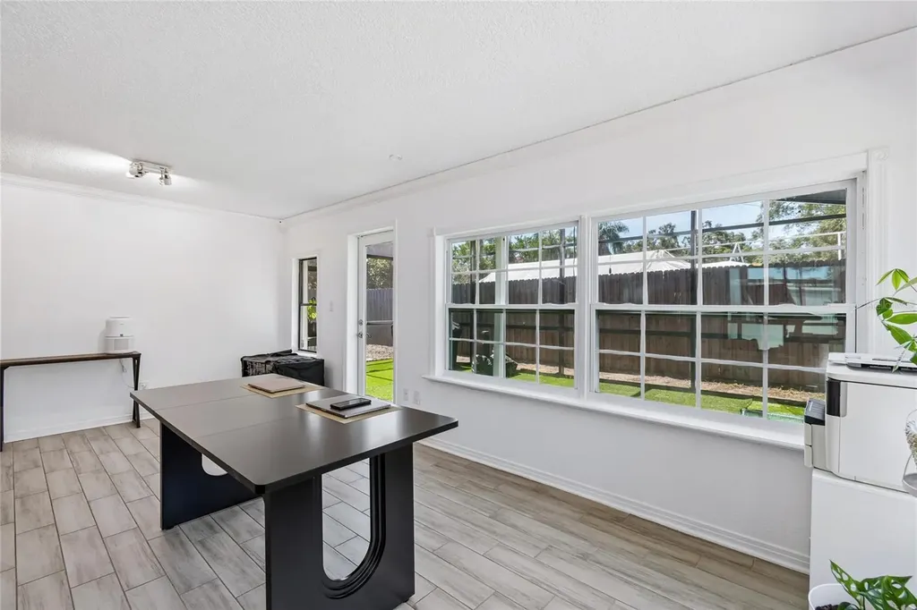 1904 W Meadowbrook Avenue Tampa FL 33612