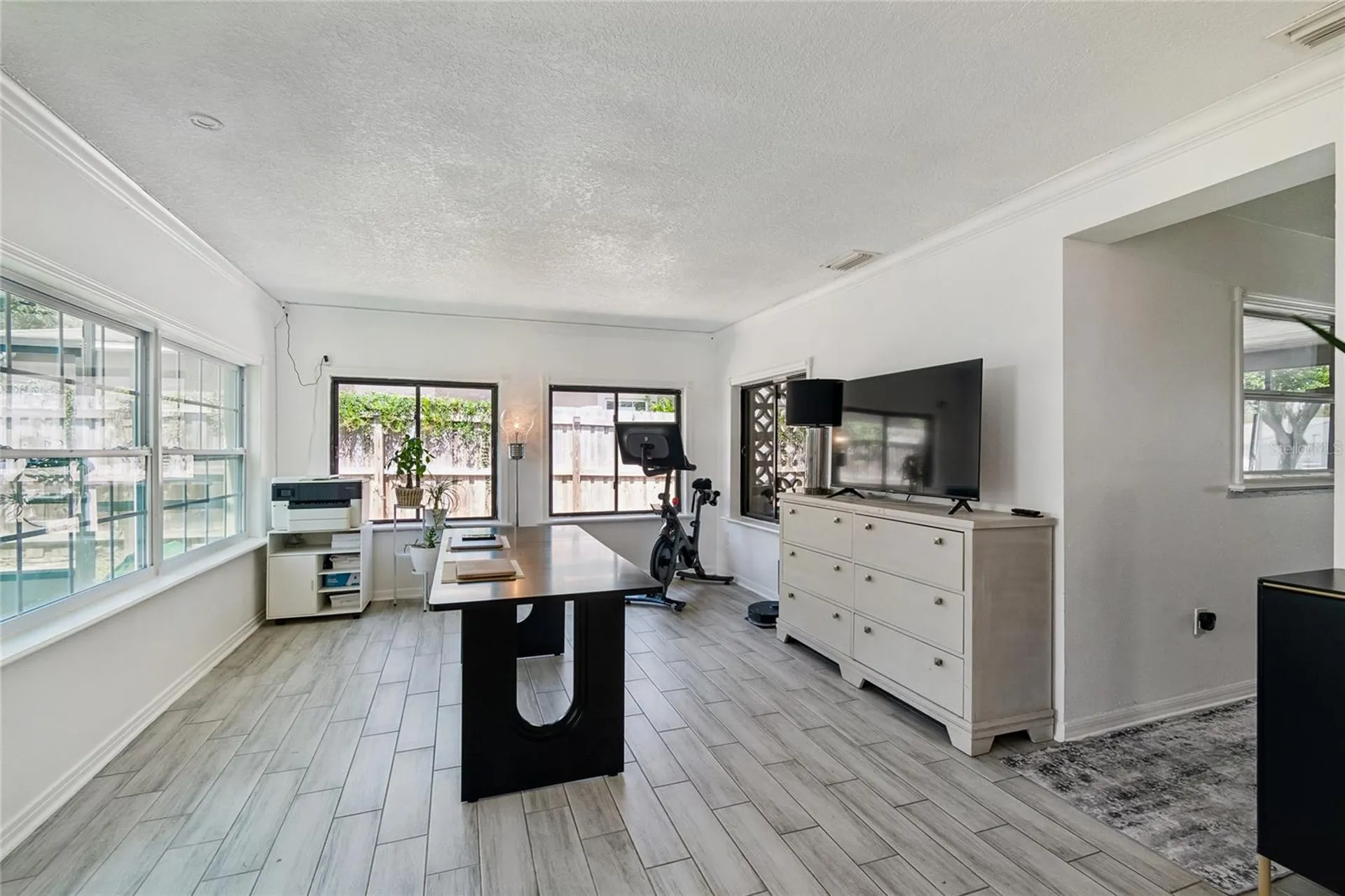 1904 W Meadowbrook Avenue Tampa FL 33612