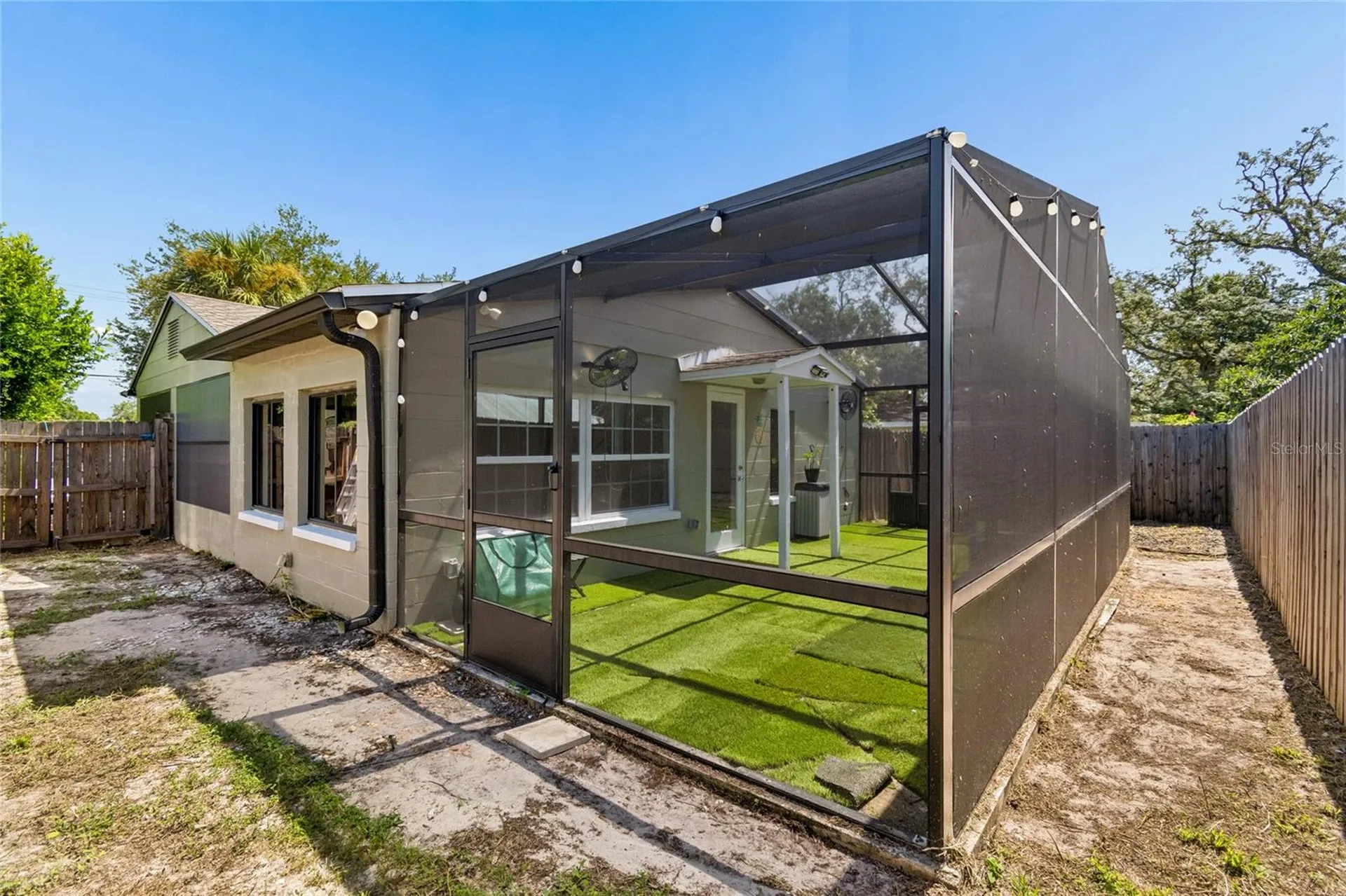 1904 W Meadowbrook Avenue Tampa FL 33612