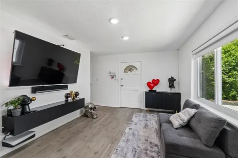 1904 W Meadowbrook Avenue Tampa FL 33612