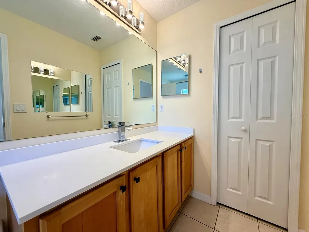 7838 Carriage Pointe Drive Gibsonton FL 33534