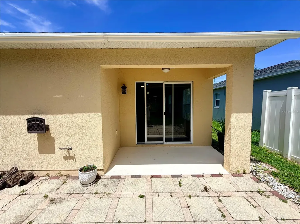 7838 Carriage Pointe Drive Gibsonton FL 33534